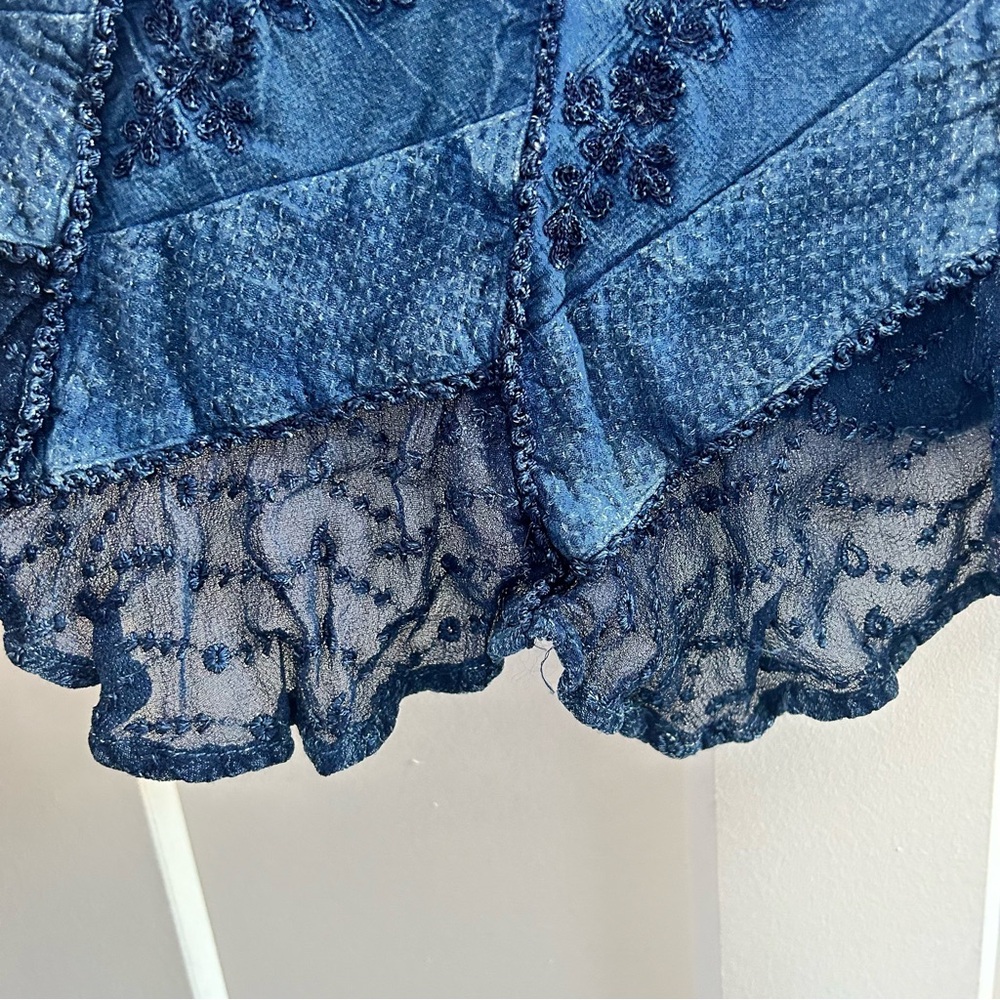 Devi | Vintage Lace Top - Picture 8 of 12